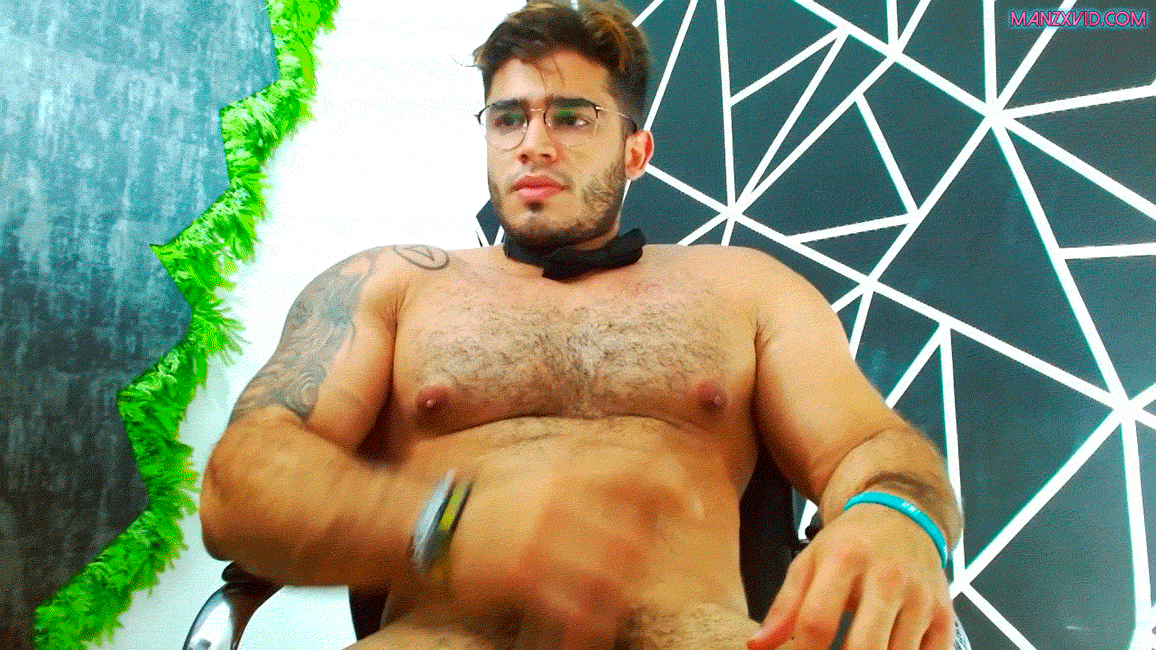 Juiced Muscle Latin Atlas Stone Strokes and cums webcam 2