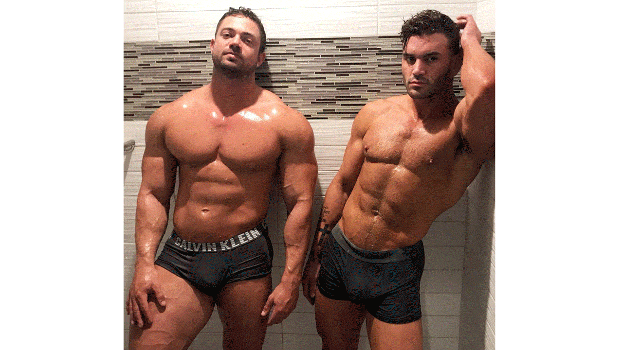 Muscle boy Eddie Chipp & Model-barber Casey Christopher wash each others back naked